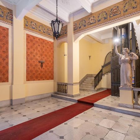 Palazzo Galeoni Luxury Suites Салерно Екстер'єр фото