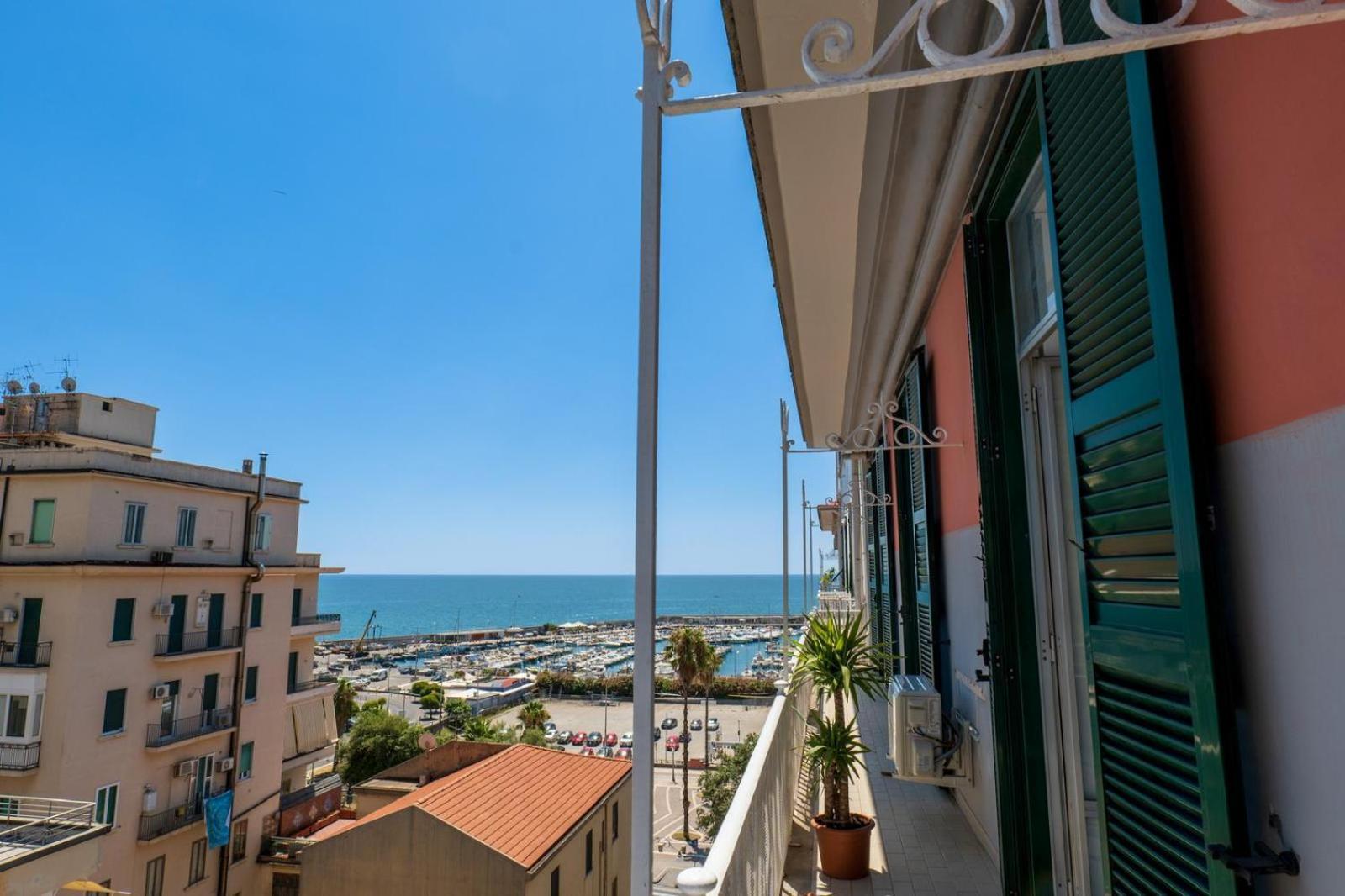 Palazzo Galeoni Luxury Suites Салерно Екстер'єр фото