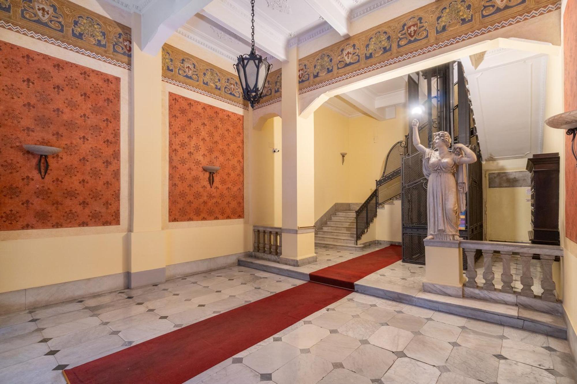 Palazzo Galeoni Luxury Suites Салерно Екстер'єр фото